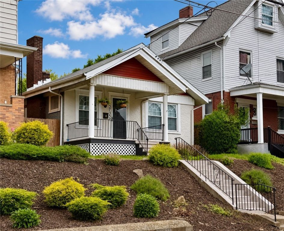 3735 Hiawatha St, Brighton Heights, PA 15212