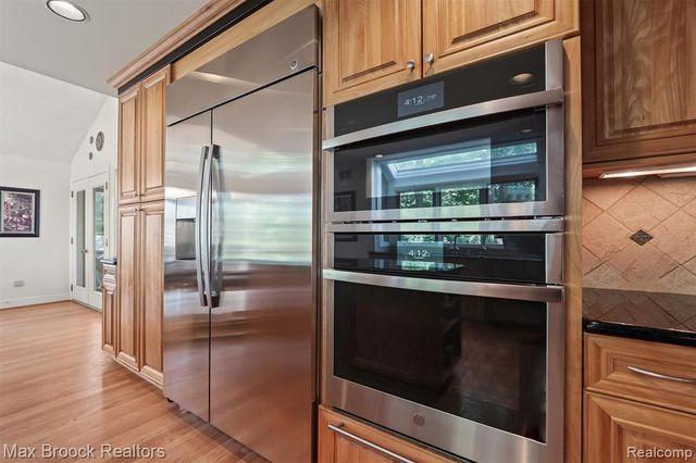 363 Sycamore Court, Bloomfield Hills, MI 48302