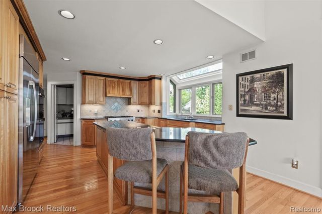 363 Sycamore Court, Bloomfield Hills, MI 48302