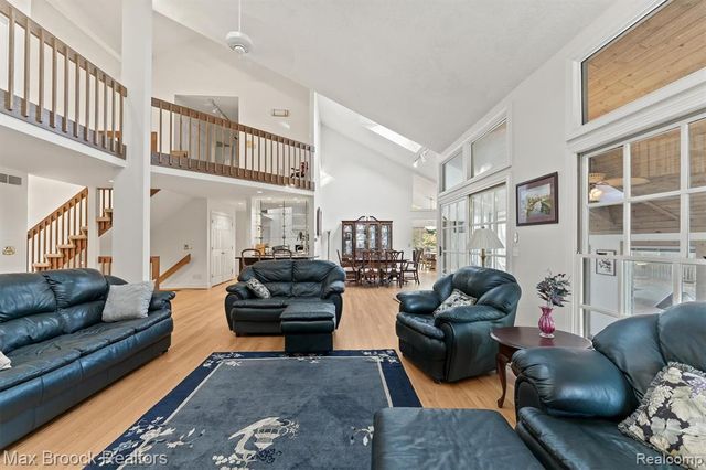 363 Sycamore Court, Bloomfield Hills, MI 48302