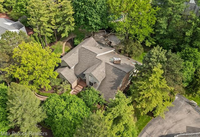 363 Sycamore Court, Bloomfield Hills, MI 48302