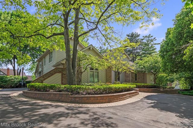 363 Sycamore Court, Bloomfield Hills, MI 48302