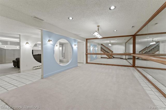 363 Sycamore Court, Bloomfield Hills, MI 48302