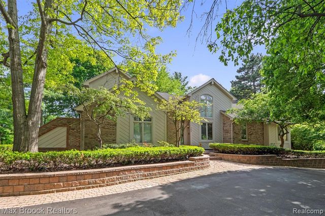363 Sycamore Court, Bloomfield Hills, MI 48302
