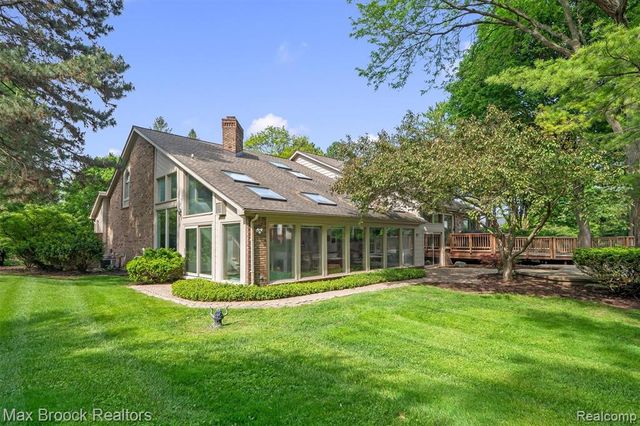 363 Sycamore Court, Bloomfield Hills, MI 48302
