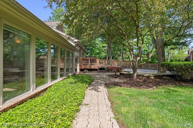 363 Sycamore Court, Bloomfield Hills, MI 48302