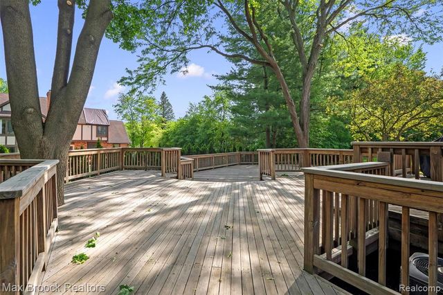 363 Sycamore Court, Bloomfield Hills, MI 48302