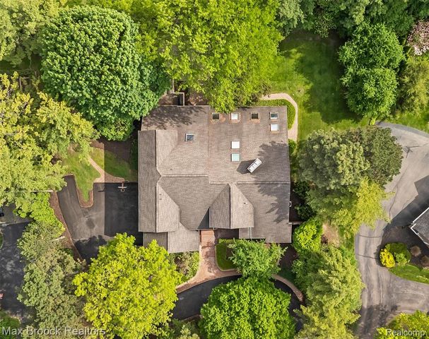 363 Sycamore Court, Bloomfield Hills, MI 48302
