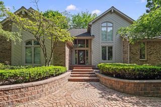 363 Sycamore Court, Bloomfield Hills, MI 48302