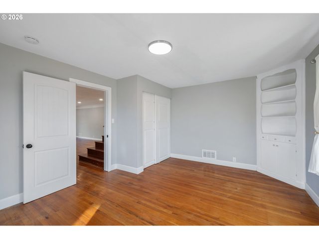 2 COUNTRY CLUB Dr, Longview, WA 98632