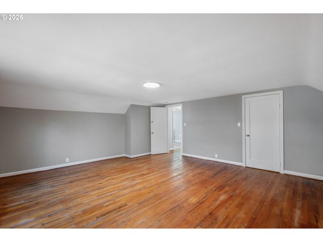 2 COUNTRY CLUB Dr, Longview, WA 98632