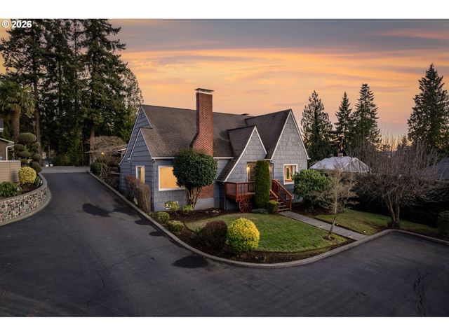 2 COUNTRY CLUB Dr, Longview, WA 98632