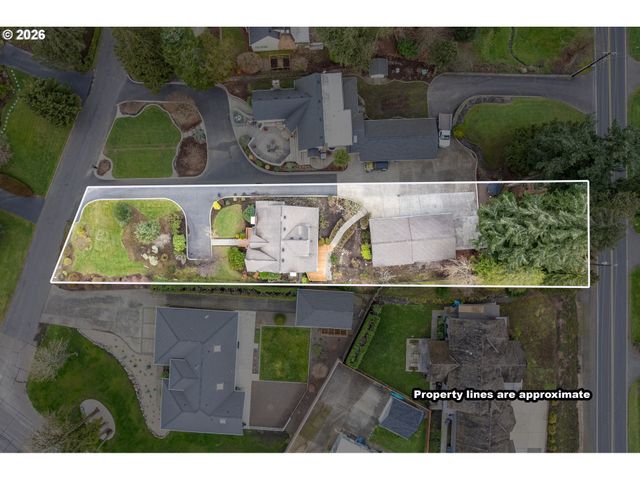 2 COUNTRY CLUB Dr, Longview, WA 98632