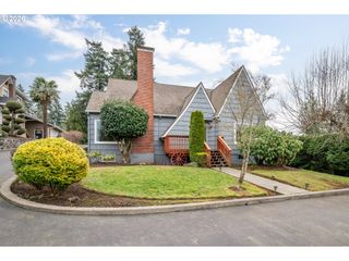 2 COUNTRY CLUB Dr, Longview, WA 98632