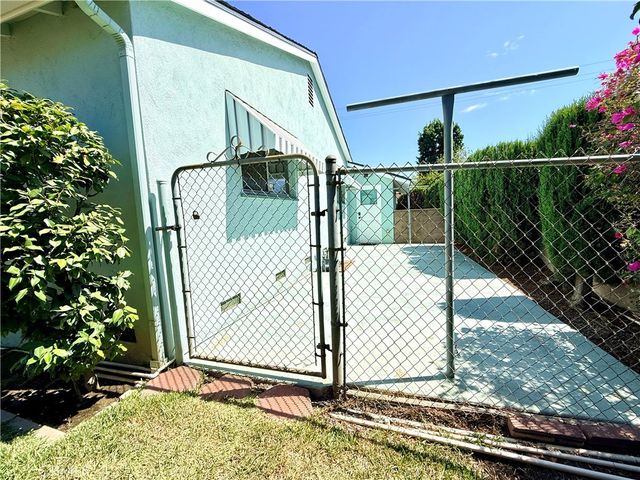 243 E Harrison Avenue, Pomona, CA 91767