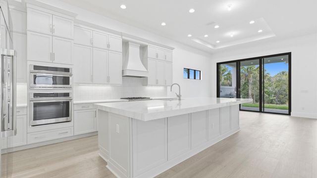 13278 Artisan Circle, Palm Beach Gardens, FL 33418