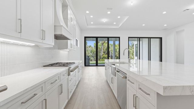 13278 Artisan Circle, Palm Beach Gardens, FL 33418
