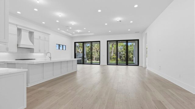 13278 Artisan Circle, Palm Beach Gardens, FL 33418