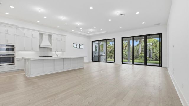 13278 Artisan Circle, Palm Beach Gardens, FL 33418
