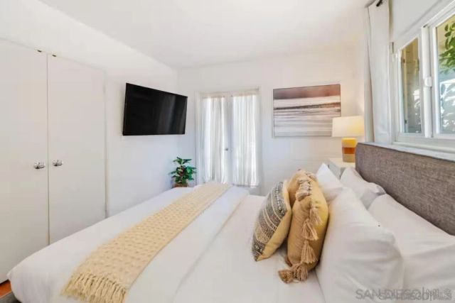 8373 El Paseo Grande, La Jolla, CA 92037
