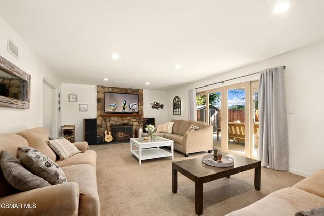 20 Robbins Court, Simi Valley, CA 93065