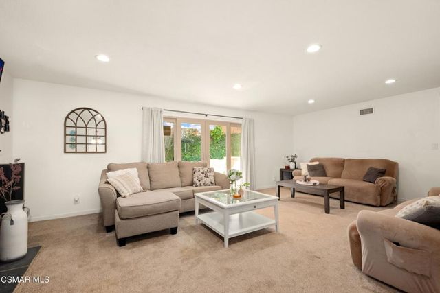 20 Robbins Court, Simi Valley, CA 93065