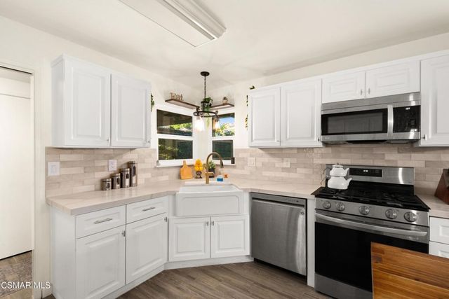 20 Robbins Court, Simi Valley, CA 93065