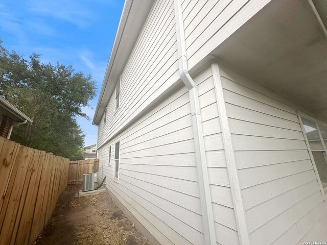 517 ZAPATA CIR, New Braunfels, TX 78130