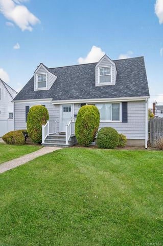 23 S Elm Street, Hicksville, NY 11801