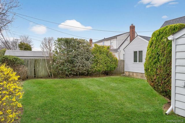 23 S Elm Street, Hicksville, NY 11801