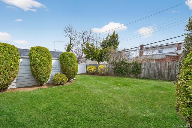 23 S Elm Street, Hicksville, NY 11801