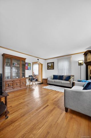 23 S Elm Street, Hicksville, NY 11801