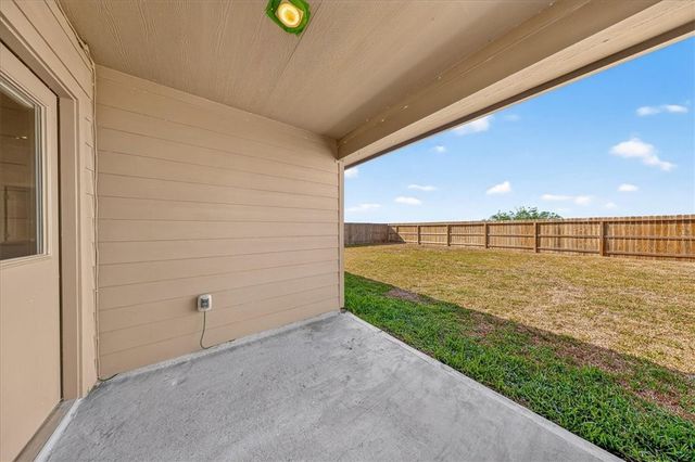 1118 Thames Chase Dr, Corpus Christi, TX 78415