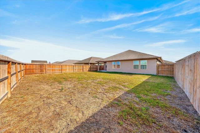 1118 Thames Chase Dr, Corpus Christi, TX 78415