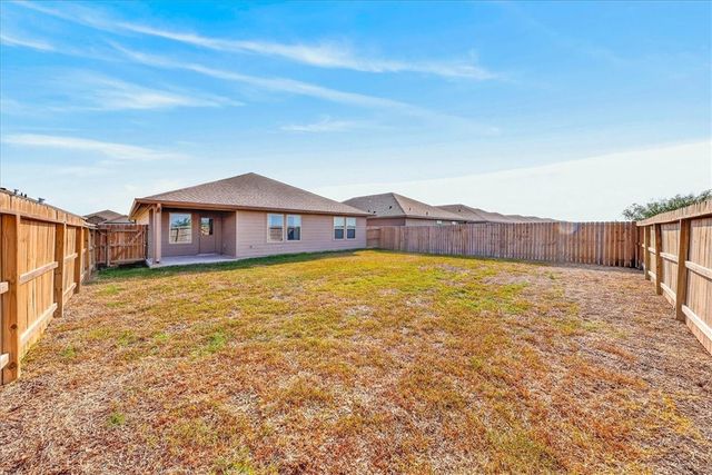1118 Thames Chase Dr, Corpus Christi, TX 78415