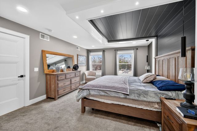 221 Olesen Drive, Naperville, IL 60540