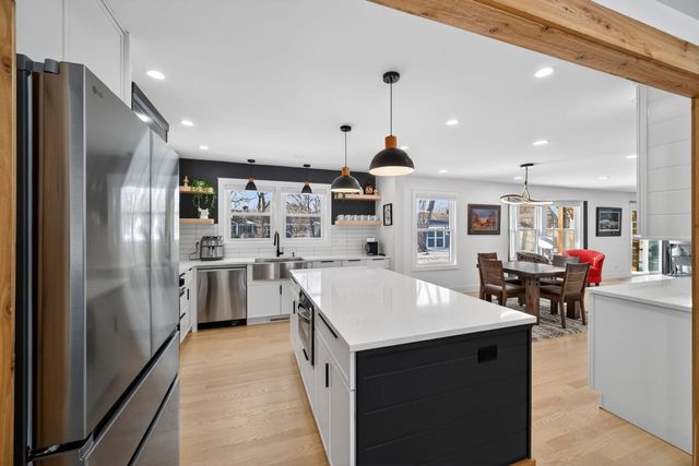 221 Olesen Drive, Naperville, IL 60540