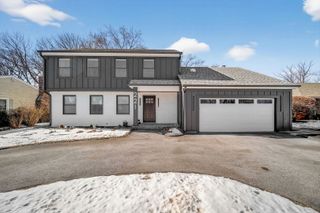 221 Olesen Drive, Naperville, IL 60540