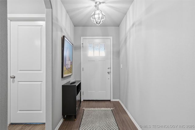 7505 S Walnut Avenue, Broken Arrow, OK 74011