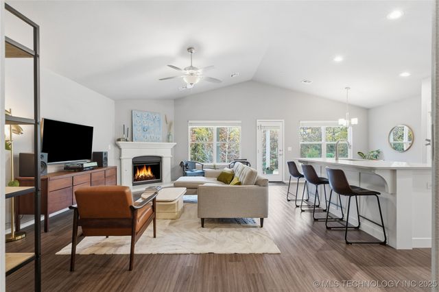 7505 S Walnut Avenue, Broken Arrow, OK 74011