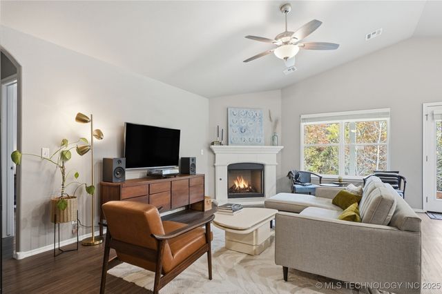 7505 S Walnut Avenue, Broken Arrow, OK 74011