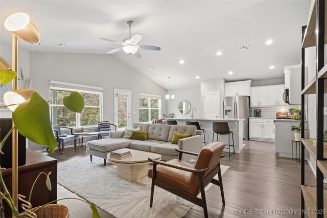 7505 S Walnut Avenue, Broken Arrow, OK 74011