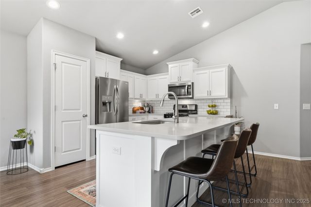 7505 S Walnut Avenue, Broken Arrow, OK 74011