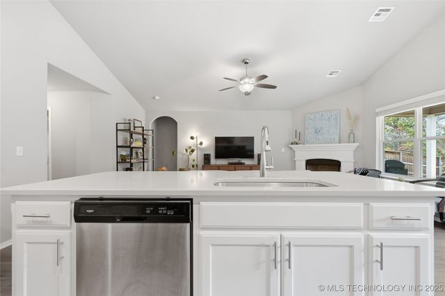 7505 S Walnut Avenue, Broken Arrow, OK 74011