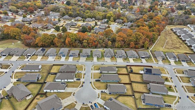 7505 S Walnut Avenue, Broken Arrow, OK 74011