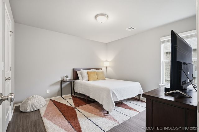 7505 S Walnut Avenue, Broken Arrow, OK 74011