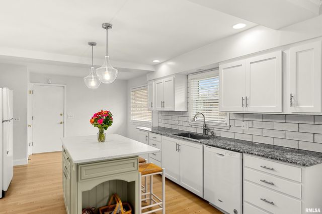 1013 W BEECH Street, Chillicothe, IL 61523