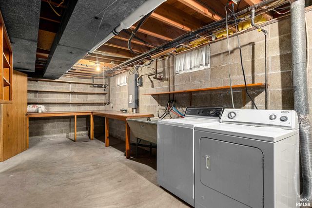 1013 W BEECH Street, Chillicothe, IL 61523