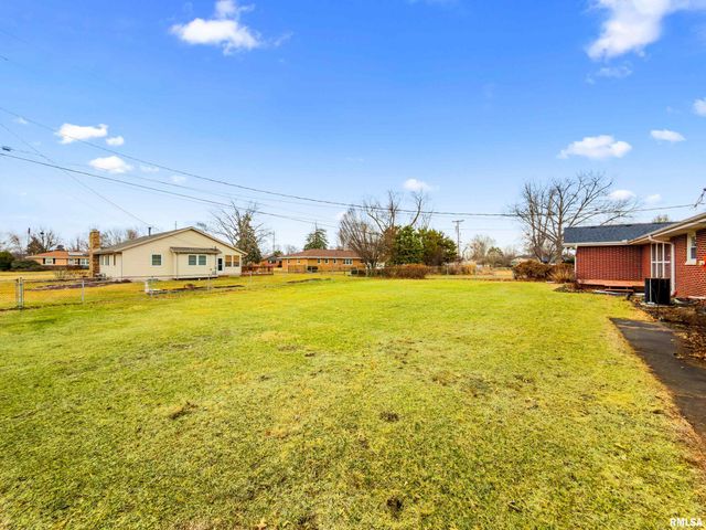 1013 W BEECH Street, Chillicothe, IL 61523