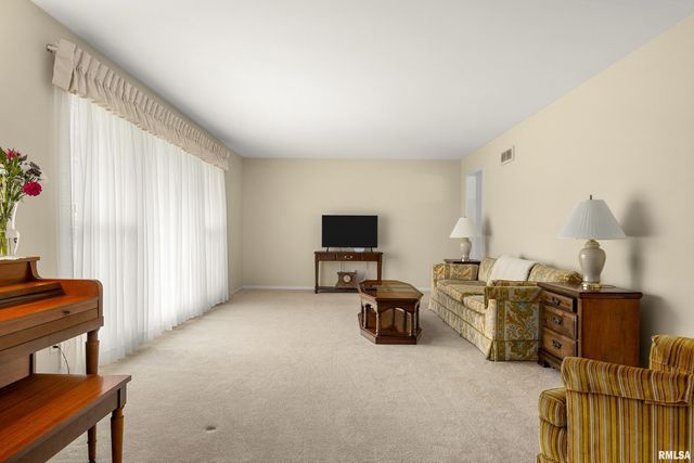 1013 W BEECH Street, Chillicothe, IL 61523